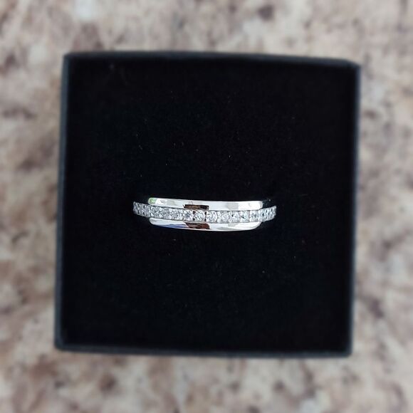 925 Sterling Silver Wedding Band Ring - Picture 2 of 7